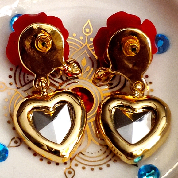 Fine jewelry red heart ❤️ crystal stud earrings with metal backs. - Picture 5 of 5